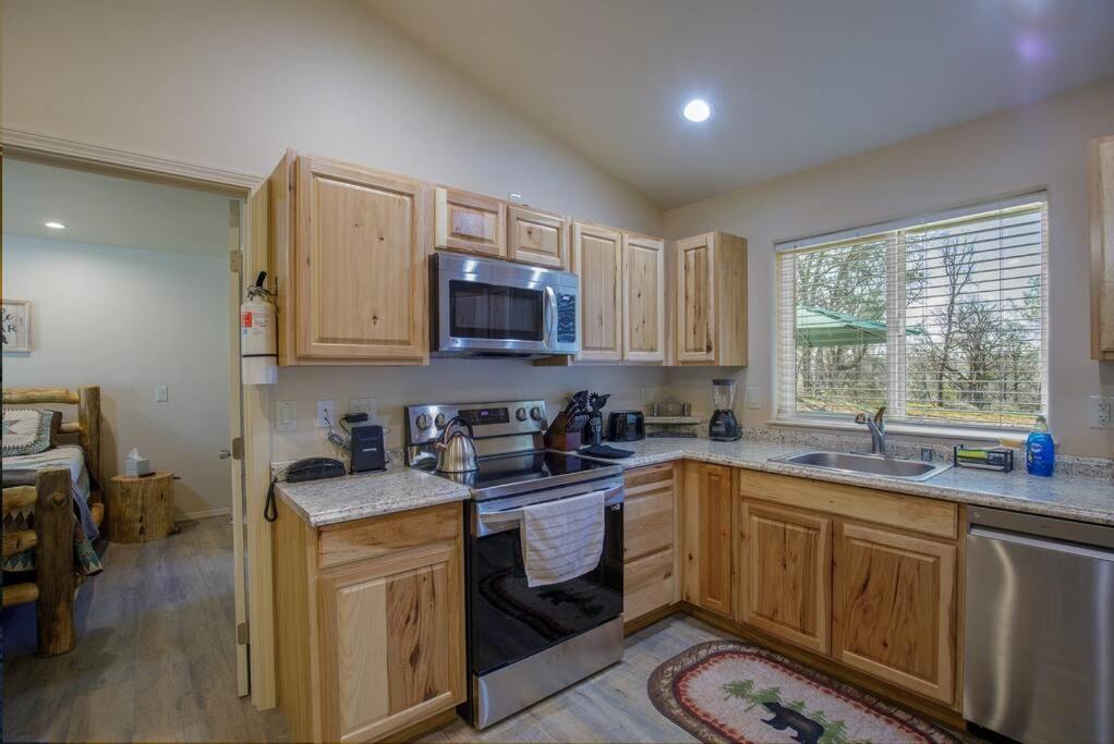 Cozy Cub Cabin, Brand New Home Near Yosemite 마리포사 외부 사진